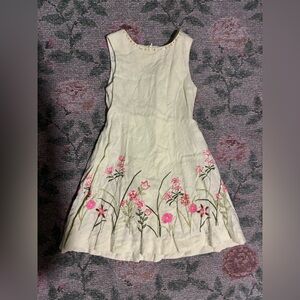 Floral embroidered baby green girls linen dress 💘💐